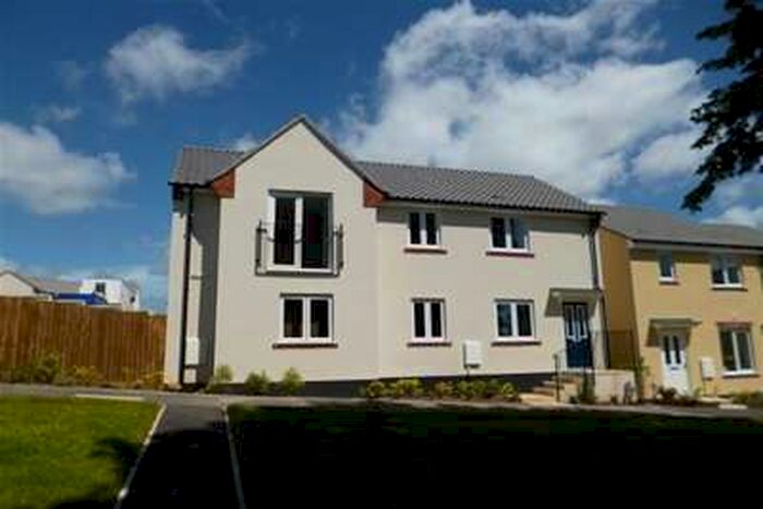 2 Bedroom Flat To Rent In St Austell, PL25