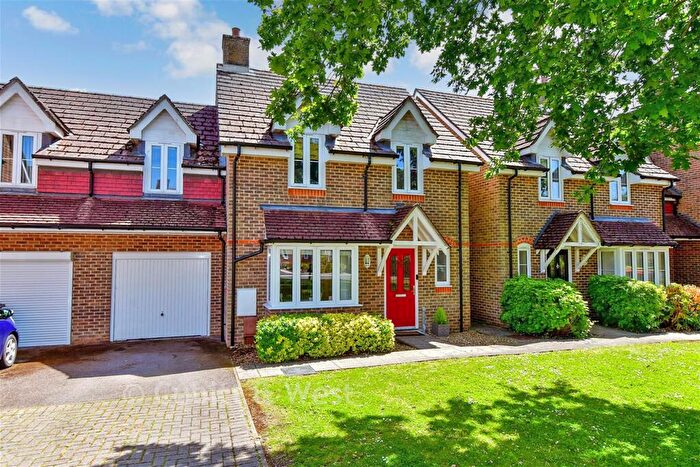 4 Bedroom Detached House For Sale In Hambledon Road, Waterlooville, Hampshire, PO7