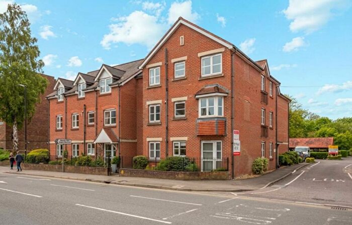 1 Bedroom Flat For Sale In Archers Court, Salisbury, SP1