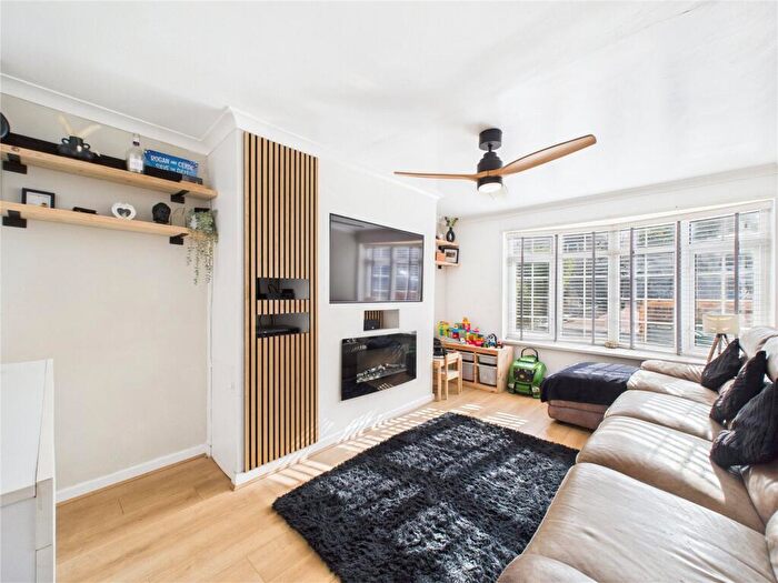 3 Bedroom Semi-Detached House For Sale In Kencot Walk, Bristol, BS13