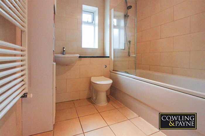 2 Bedroom Apartment To Rent In The Approach, SS6