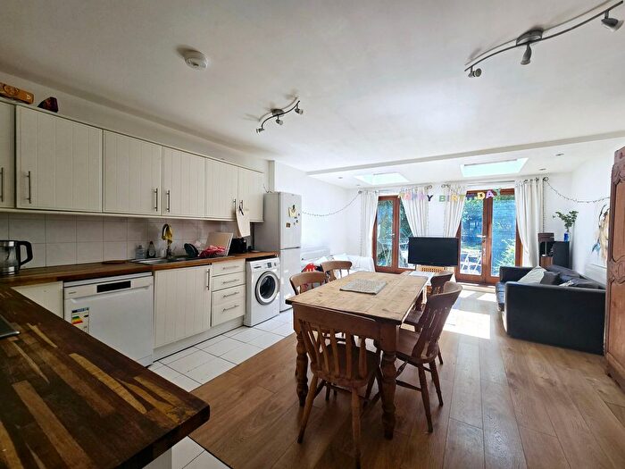 5 Bedroom Terraced House To Rent In Cottage Grove, Clapham, SW9