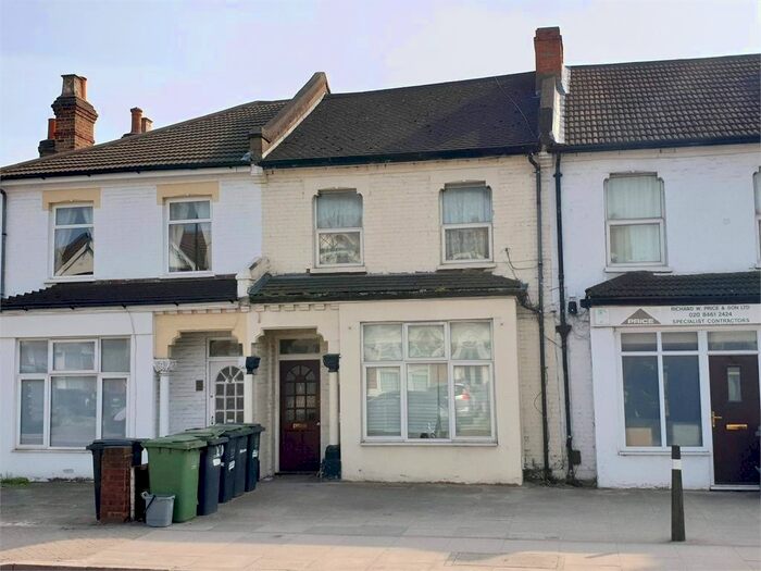 2 Bedroom Flat To Rent In Brownhill Road, Catford, London, SE6