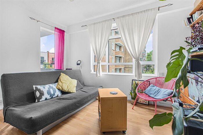1 Bedroom Flat To Rent In Nelson Square, Southwark, SE1