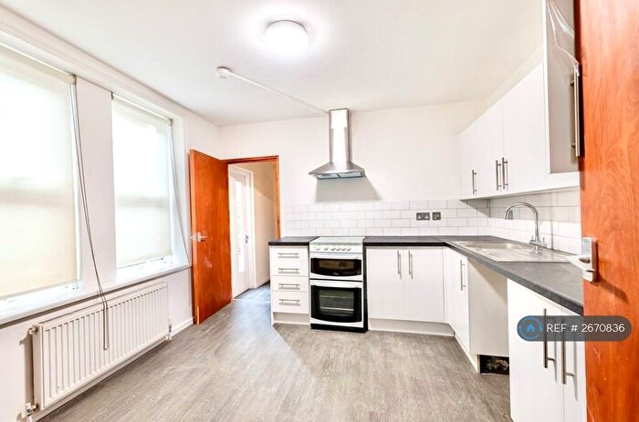 2 Bedroom Flat To Rent In Mayfair Avenue, Ilford, IG1