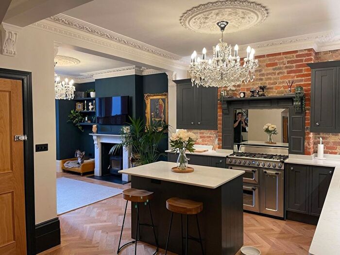 3 Bedroom Flat For Sale In High Street, Bexhill-On-Sea, TN40