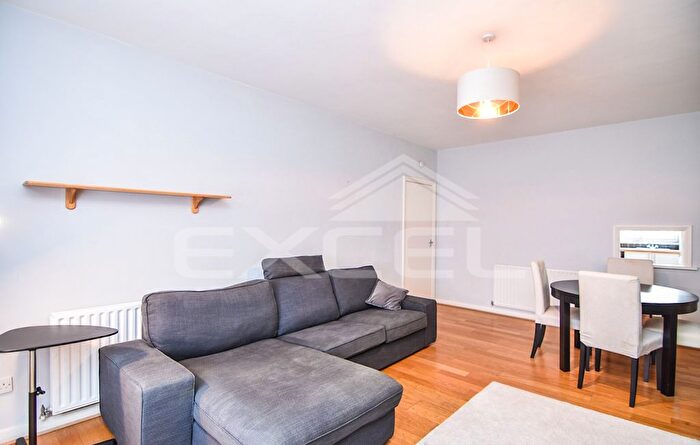 2 Bedroom Cottage To Rent In Parliament Hill, Hampstead, NW3