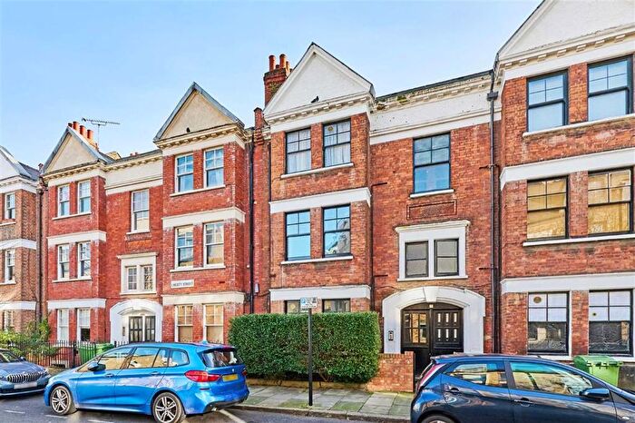 2 Bedroom Flat To Rent In Liberty Street, Stockwell, SW9