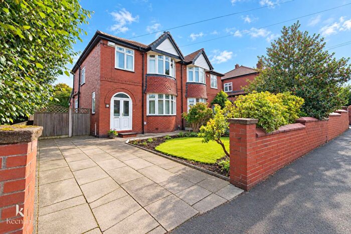 3 Bedroom Semi-Detached House For Sale In Ashbourne Grove, Whitefield, Manchester, M45