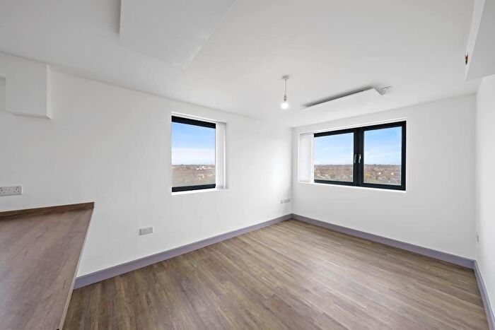 2 Bedroom Apartment To Rent In Willow House, L21