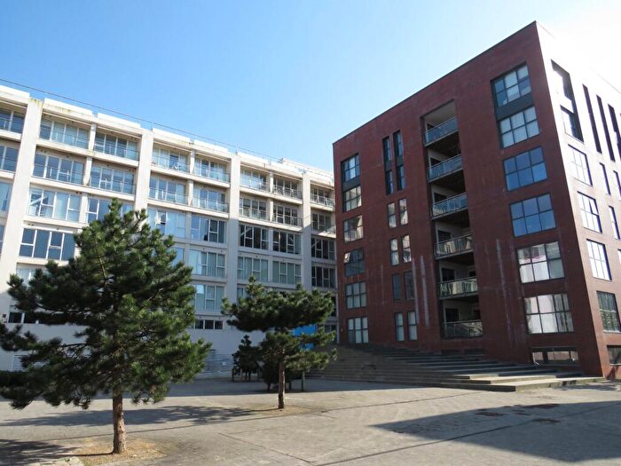 2 Bedroom Apartment To Rent In Bedminster, Airpoint, BS3