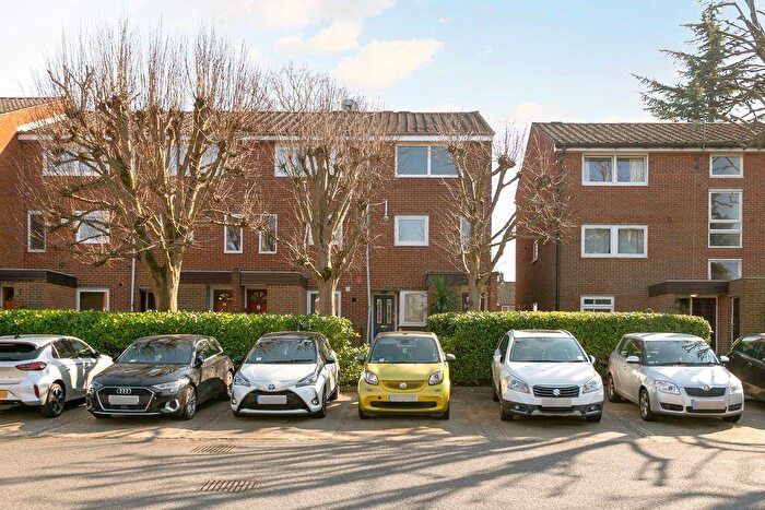 2 Bedroom Maisonette To Rent In Tidenham Gardens, Park Hill, CR0