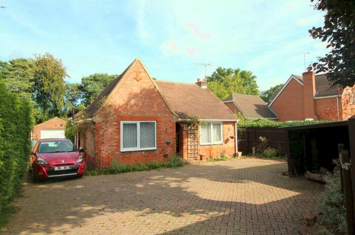 4 Bedroom Bungalow To Rent In Aldershot Road, Fleet, GU51