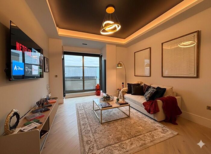 1 Bedroom Flat For Sale In Arka House, High Road, London, N20
