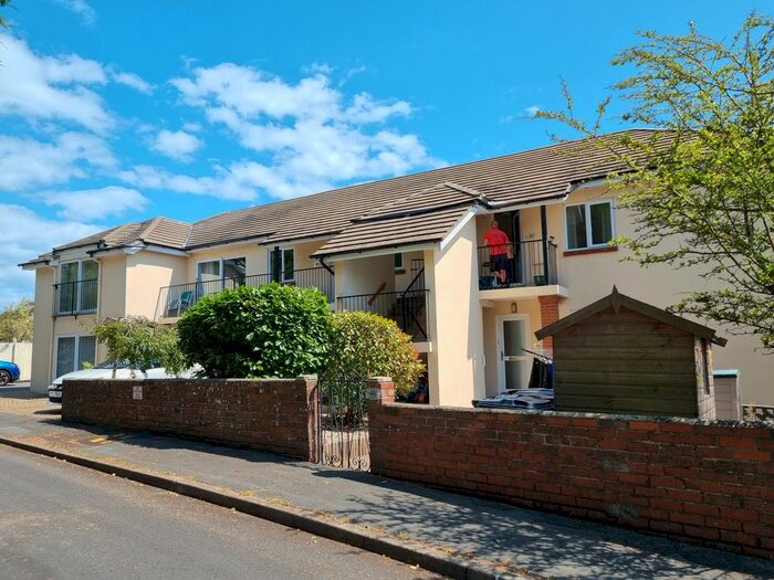 2 Bedroom Flat To Rent In Rea Barn Road, Brixham, TQ5