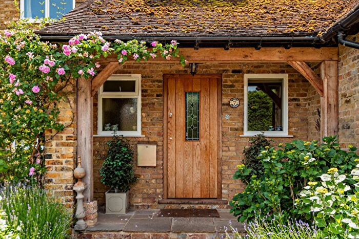 3 Bedroom Detached House For Sale In St. James Close, Pangbourne, Berkshire, RG8