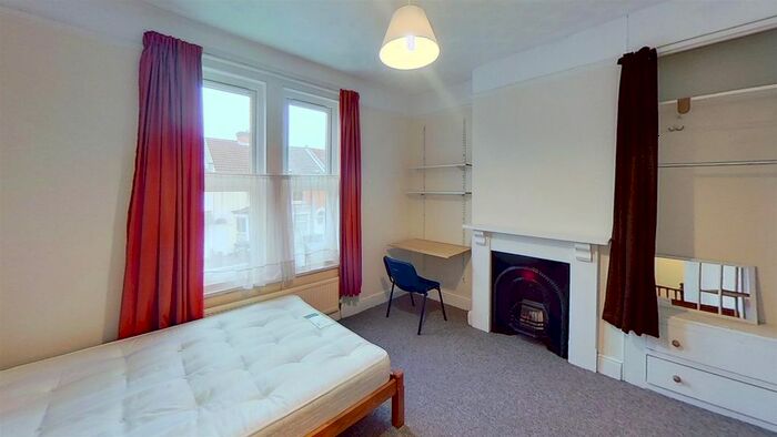 5 Bedroom Property To Rent In Orchard Road, Southsea PO4