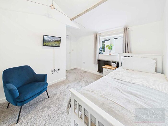 2 Bedroom Barn Conversion For Sale In Rose Yard, Kibworth Harcourt, Leicestershire, LE8