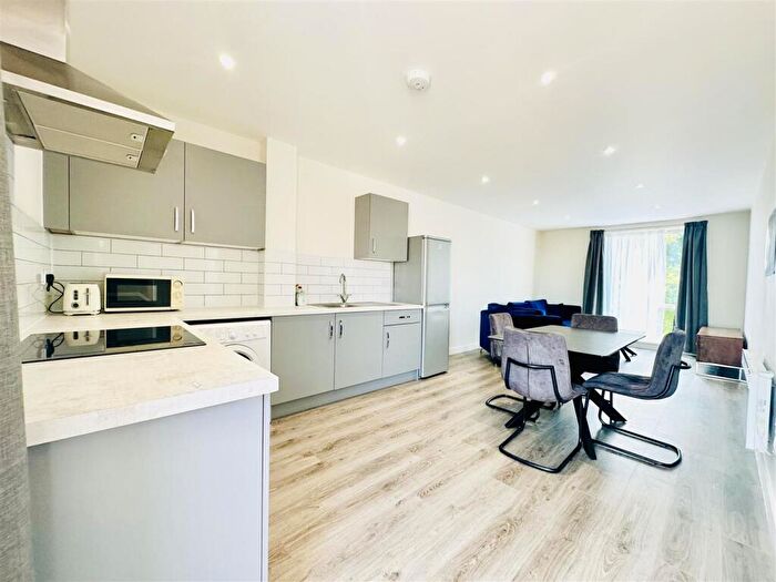 2 Bedroom Flat To Rent In The Curve, Nottingham, NG7