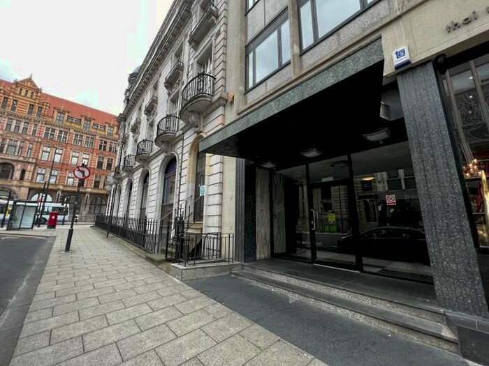 1 Bedroom Flat To Rent In South Parade, Leeds, LS1