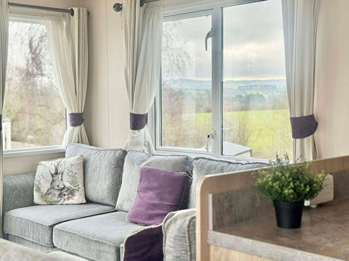 2 Bedroom Mobile/park Home For Sale In Gisburn, BB7