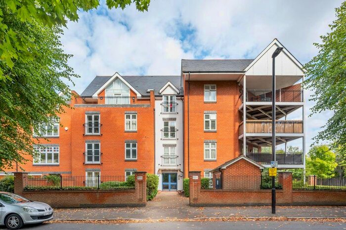 2 Bedroom Flat To Rent In Montpelier Road, Ealing, London, W5