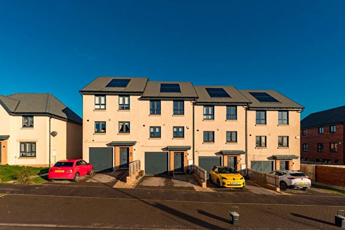 3 Bedroom Town House For Sale In Ferrier Medway, Edinburgh, EH17