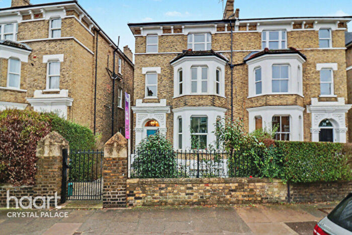 2 Bedroom Character Property For Sale In Anerley Park, London, SE20