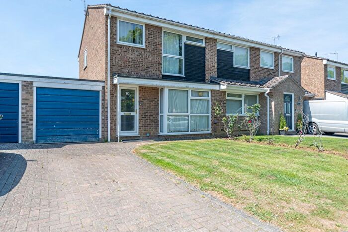 3 Bedroom Semi-Detached House For Sale In Narrow Close, Histon, CB24