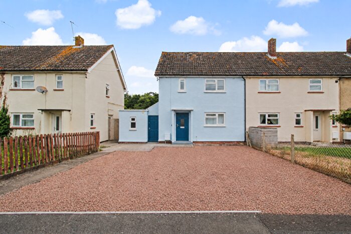 3 Bedroom End Of Terrace House For Sale In Portland Road, Street, BA16