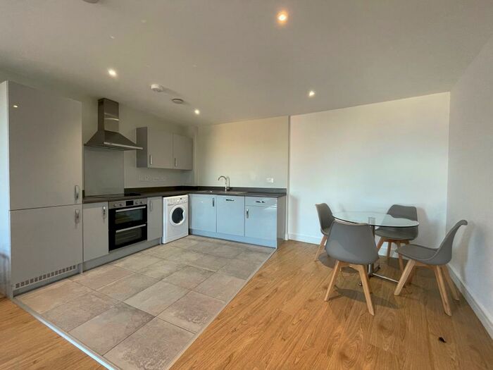 2 Bedroom Apartment To Rent In The Circle, Leicester, LE1