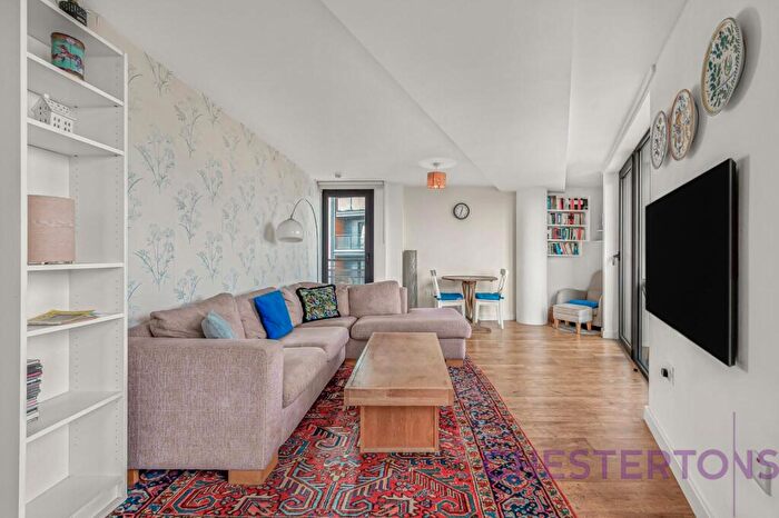 2 Bedroom Flat To Rent In Palmers Road, Canary Wharf, E2