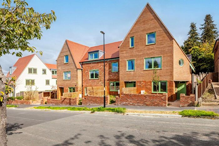 4 Bedroom End Of Terrace House For Sale In North Down, South Croydon, CR2