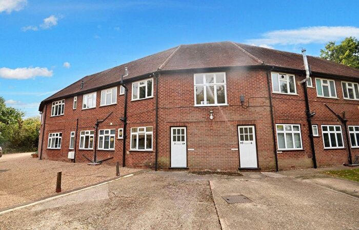 2 Bedroom Flat To Rent In St. Anthonys Court, Beaconsfield, HP9