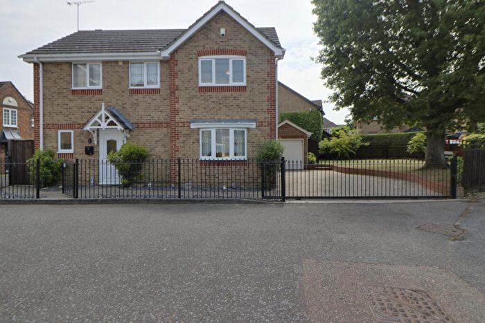 4 Bedroom Detached House For Sale In Monmouth Mews, Langdon Hills, SS16