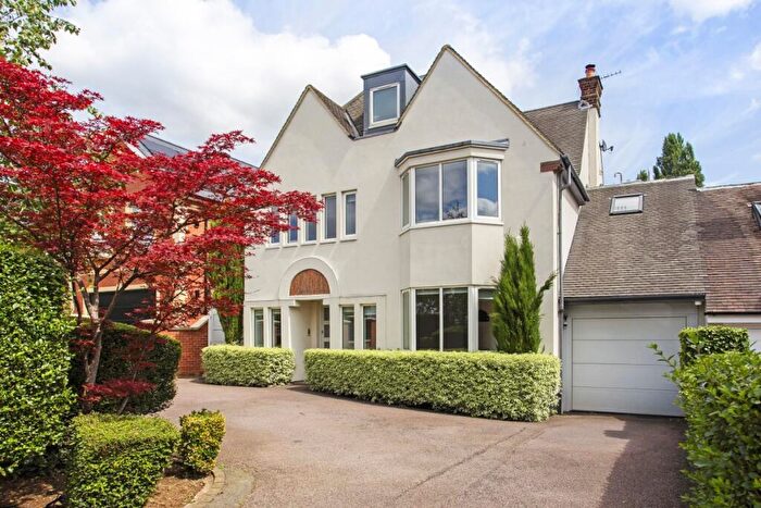 5 Bedroom Detached House To Rent In Uphill Road London, NW7