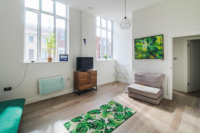 2 Bedroom Apartment To Rent In Silver Street, Bedford Town Centre, MK40