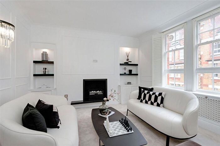 2 Bedroom Flat To Rent In Walton Street, Chelsea, SW3