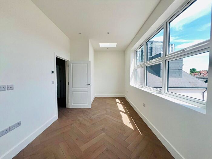 2 Bedroom Flat To Rent In High Street, Flat, CR0