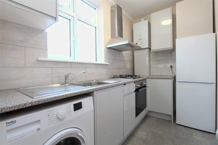 2 Bedroom Flat To Rent In Watford Way, London, NW7