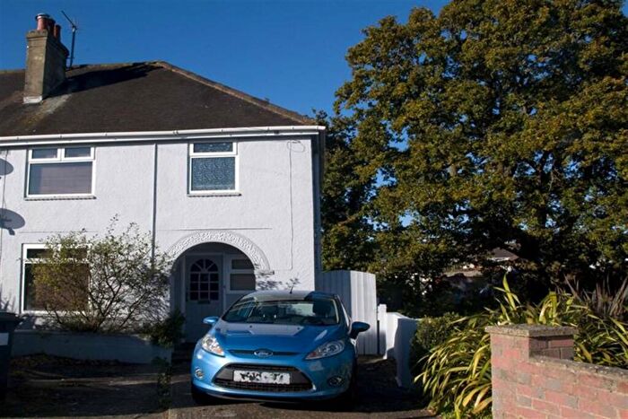 4 Bedroom House To Rent In Heather Road, BH10