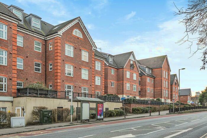 2 Bedroom Apartment To Rent In Camberley, Surrey, GU15