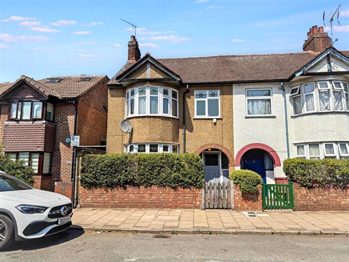 3 Bedroom End Of Terrace House For Sale In Henniker Road, London, E15