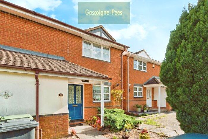 2 Bedroom Property To Rent In St. Thomas Close, Basingstoke, RG21