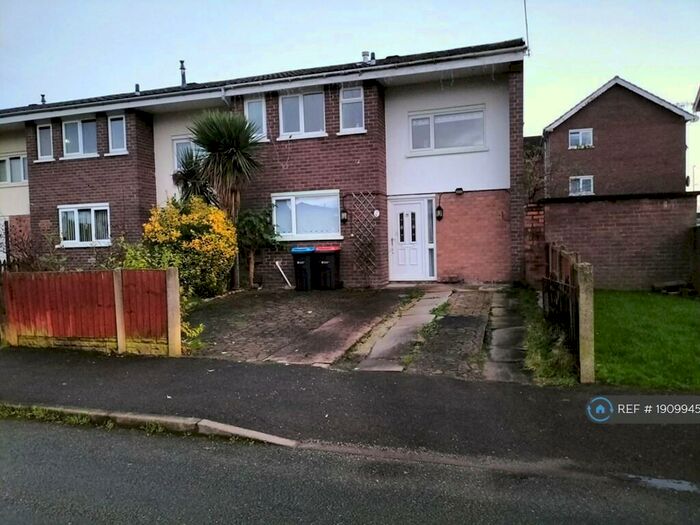 3 Bedroom End Of Terrace House To Rent In Cairns Crescent, Blacon, Chester, CH1