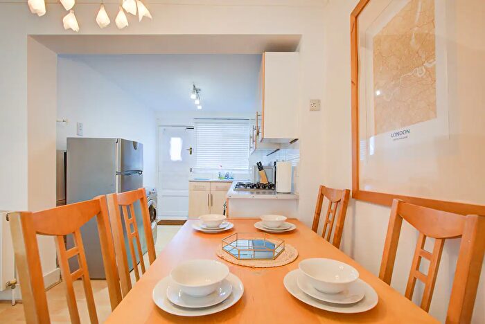 2 Bedroom Terraced House For Sale In Egham Road, London, E13