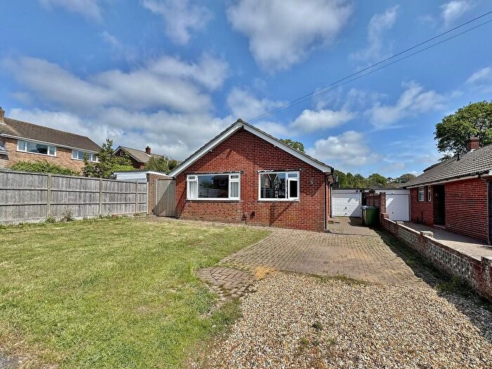 3 Bedroom Detached Bungalow For Sale In Frosthole Crescent, Fareham, PO15