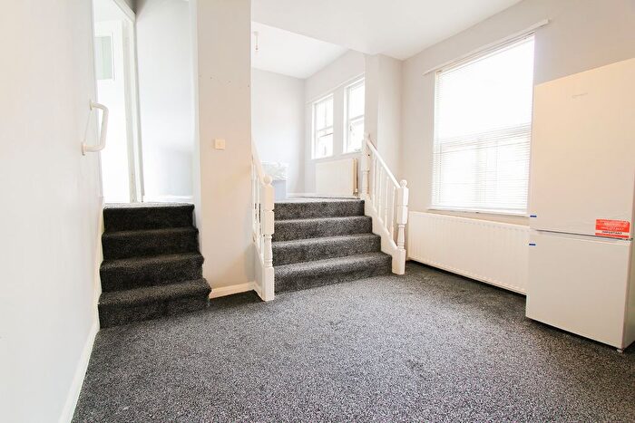 1 Bedroom Studio To Rent In St. Mary's Road, London, SE25