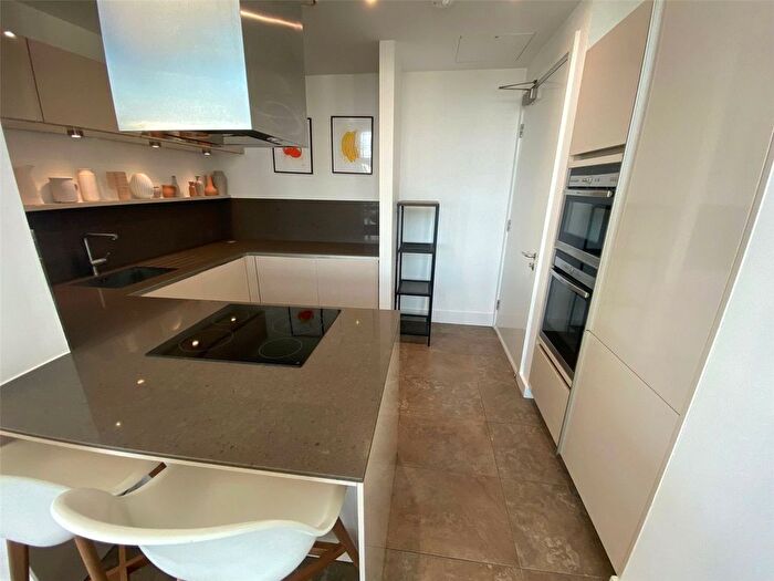 3 Bedroom Flat To Rent In Deansgate, Manchester, Greater Manchester, M3