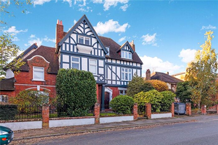 2 Bedroom Apartment For Sale In Oaklands Road, Bromley, BR1